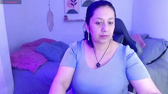 camilalatti online show from May 10, 10:11 pm