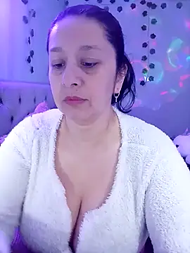 Snapshot of camilalatti chatting on January 26, 10:02 pm camilalatti online show from January 26, 10:02 pm