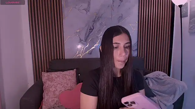 Snapshot of MarieJaneX chatting on October 18, 6:32 pm MarieJaneX online show from October 18, 6:32 pm