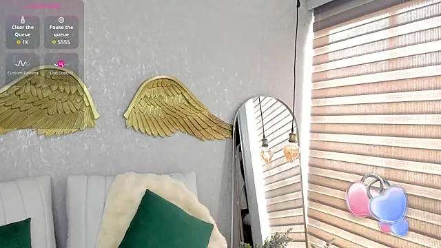 Snapshot of EmmaFerrary chatting on November 9, 2:32 pm EmmaFerrary online show from November 9, 2:32 pm