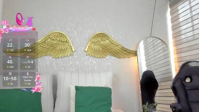 Snapshot of EmmaFerrary chatting on June 15, 10:31 pm EmmaFerrary online show from June 15, 10:31 pm