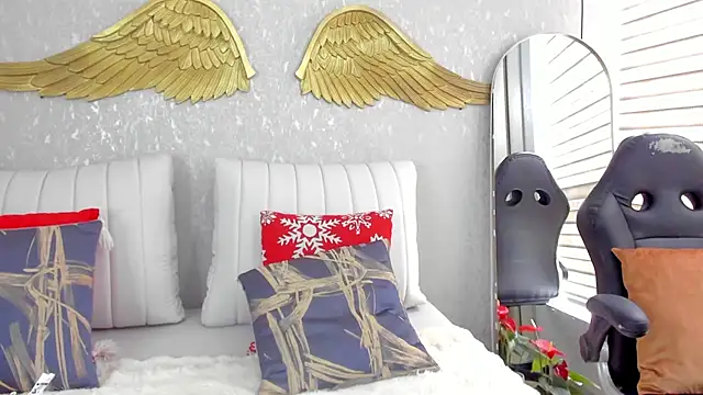 EmmaFerrary online show from March 10, 6:01 pm