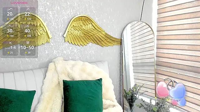 Snapshot of EmmaFerrary chatting on November 14, 3:59 pm EmmaFerrary online show from November 14, 3:59 pm