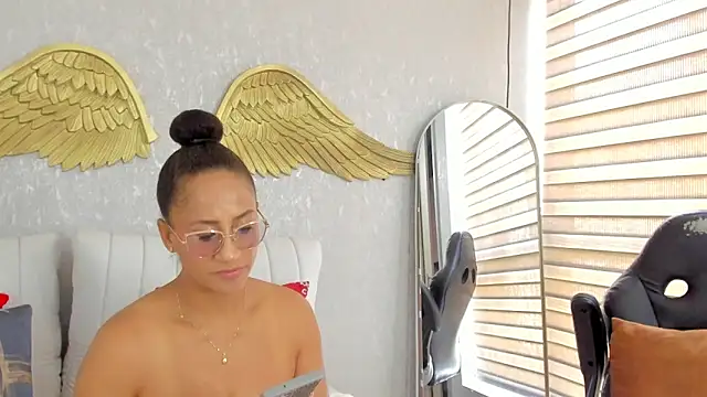 EmmaFerrary online show from February 26, 4:40 pm