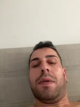 Snapshot of Emre-34 chatting on November 6, 7:01 am Emre-34 online show from November 6, 7:01 am