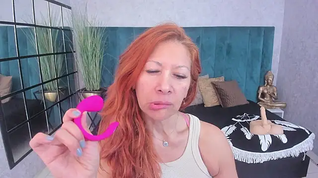 cintiagreyx online show from February 10, 11:31 am