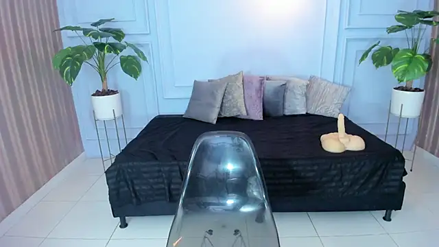 cintiagreyx online show from March 25, 11:31 am