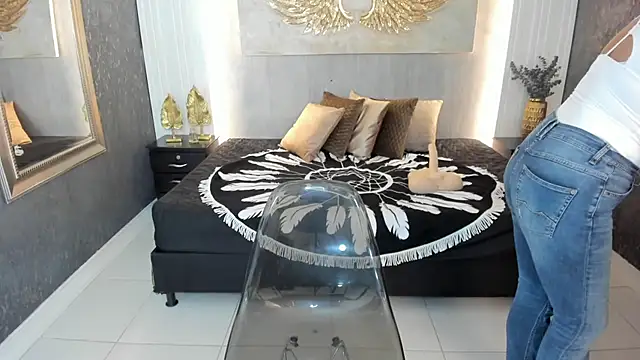 cintiagreyx online show from January 9, 11:39 am