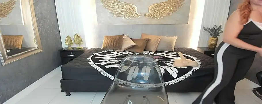 cintiagreyx online show from January 8, 11:49 am