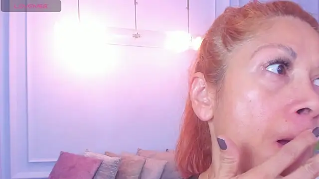 cintiagreyx online show from March 11, 11:37 am