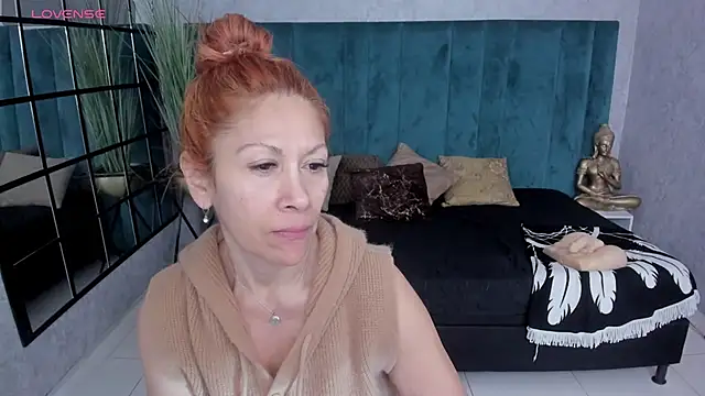 cintiagreyx online show from February 18, 11:28 am