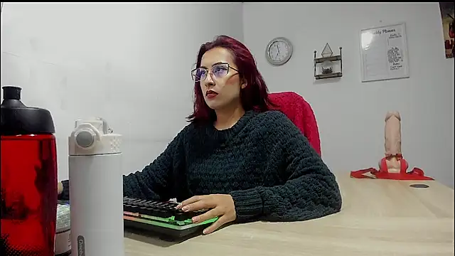 Snapshot of Scarlett_Sen chatting on February 21, 12:27 pm Scarlett Sen online show from February 21, 12:27 pm