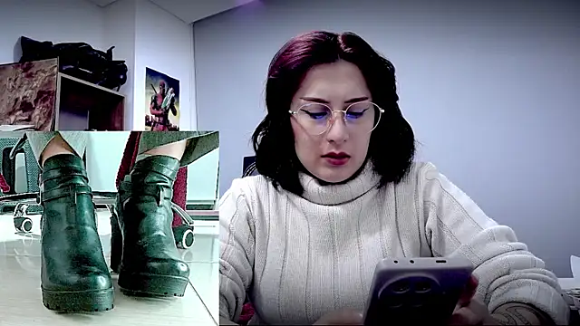 Scarlett Sen online show from April 10, 1:29 pm