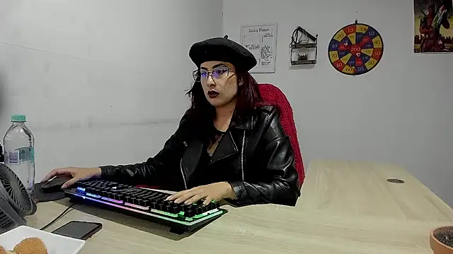 Snapshot of Scarlett_Sen chatting on January 18, 2:02 pm Scarlett Sen online show from January 18, 2:02 pm