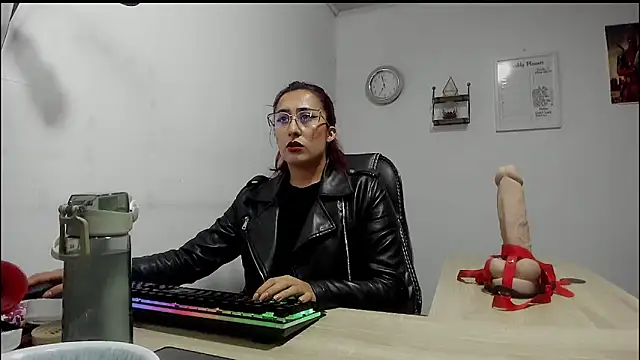 Snapshot of Scarlett_Sen chatting on February 25, 3:42 pm Scarlett Sen online show from February 25, 3:42 pm