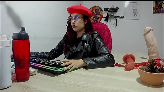 Snapshot of Scarlett_Sen chatting on March 18, 2:17 pm Scarlett Sen online show from March 18, 2:17 pm