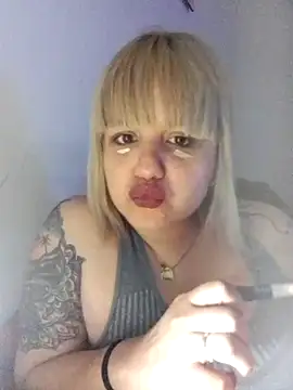 Snapshot of shaynarg chatting on October 31, 3:58 am shaynarg online show from October 31, 3:58 am