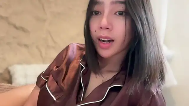 GenesisCastillano online show from March 5, 2:30 am