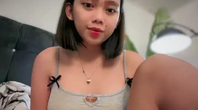 Snapshot of GenesisCastillano chatting on March 7, 11:40 am GenesisCastillano online show from March 7, 11:40 am