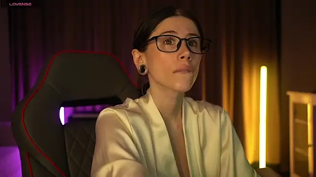 Your Nicolett online show from December 17, 12:26 am