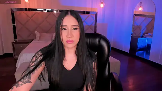 Snapshot of NickyLawson chatting on October 11, 3:40 am NickyLawson online show from October 11, 3:40 am