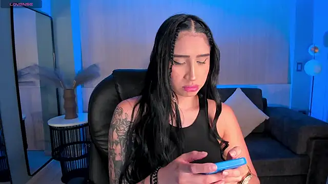 Snapshot of NickyLawson chatting on September 26, 3:35 am NickyLawson online show from September 26, 3:35 am