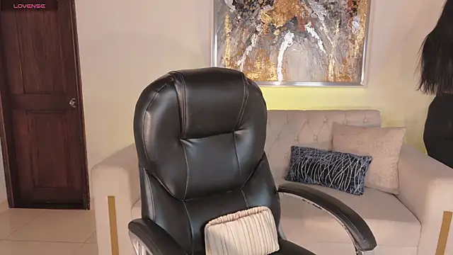 NickyLawson online show from March 25, 4:23 am