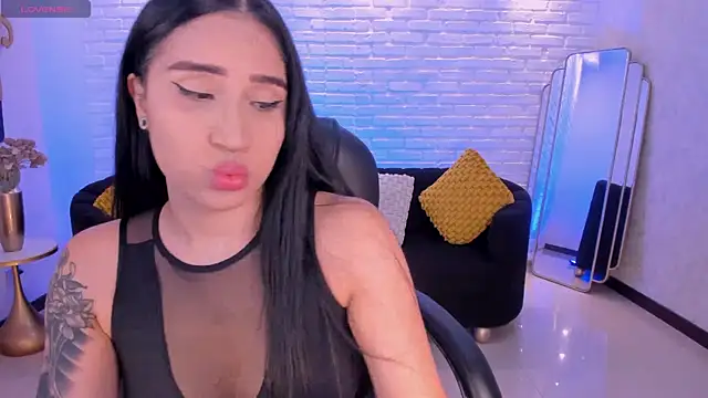 Snapshot of NickyLawson chatting on November 1, 5:14 am NickyLawson online show from November 1, 5:14 am