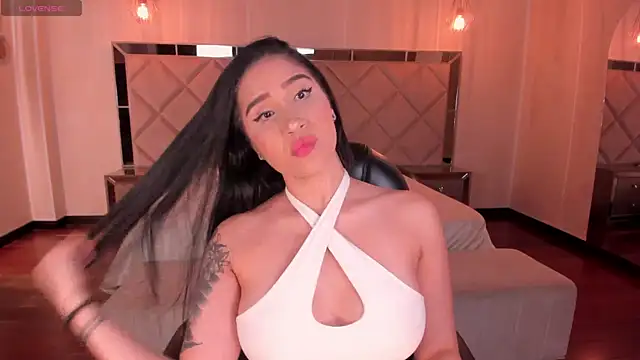 Snapshot of NickyLawson chatting on November 8, 3:32 am NickyLawson online show from November 8, 3:32 am