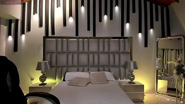 NickyLawson online show from July 20, 5:37 am