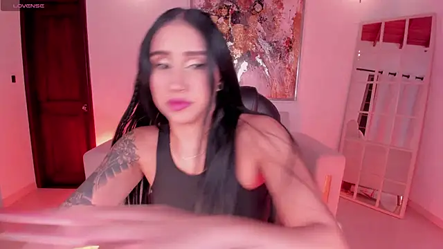 Snapshot of NickyLawson chatting on January 14, 4:38 am NickyLawson online show from January 14, 4:38 am