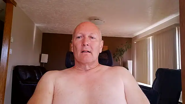 Snapshot of BasicAnt chatting on July 6, 2:46 pm BasicAnt online show from July 6, 2:46 pm