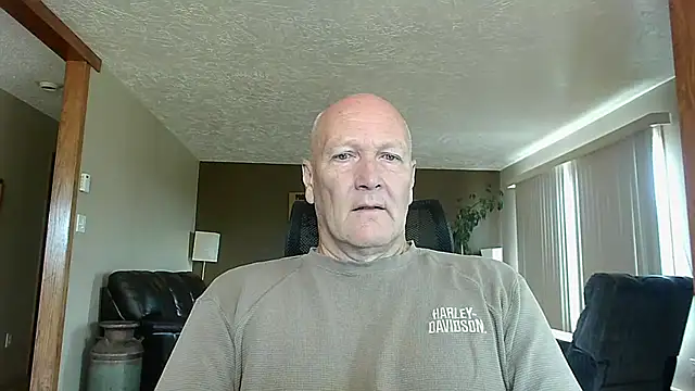 Snapshot of BasicAnt chatting on September 15, 2:28 pm BasicAnt online show from September 15, 2:28 pm