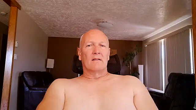 Snapshot of BasicAnt chatting on July 16, 6:38 pm BasicAnt online show from July 16, 6:38 pm
