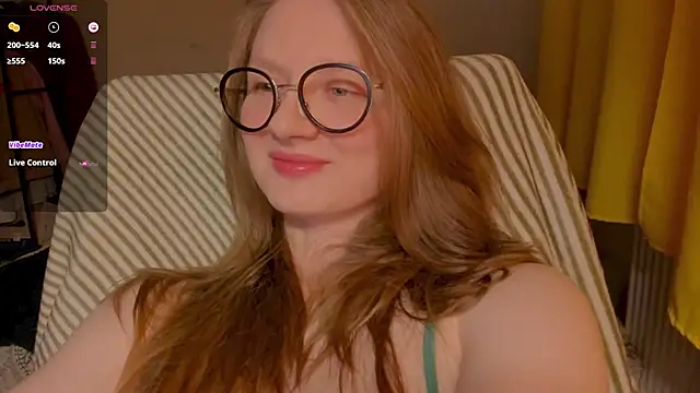 mollytuck online show from March 10, 4:00 pm