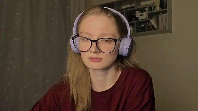 mollytuck online show from September 18, 3:04 pm