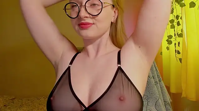 mollytuck online show from May 11, 2:18 pm
