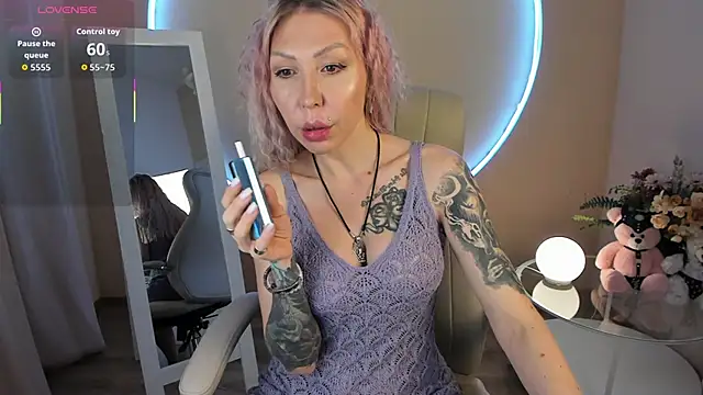 JessicaJane  online show from December 5, 7:07 am