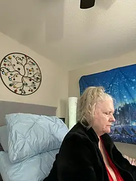 Kaitlyn Winters online show from February 14, 8:53 pm