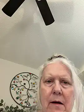 Kaitlyn Winters online show from January 14, 7:06 pm