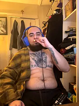 Snapshot of cnasty5621333 chatting on October 27, 3:35 pm cnasty5621333 online show from October 27, 3:35 pm