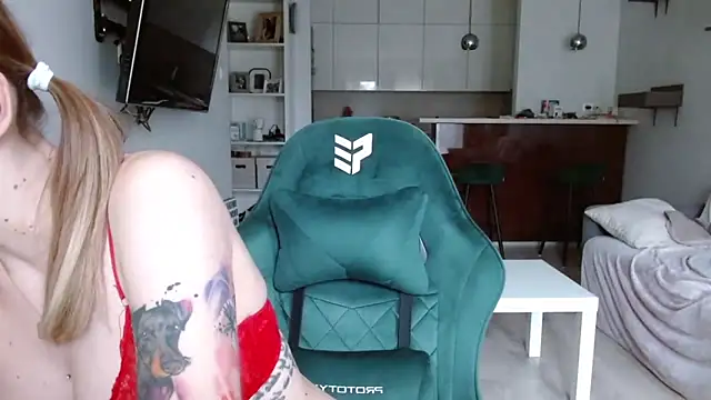 illusorycat online show from October 22, 8:47 am