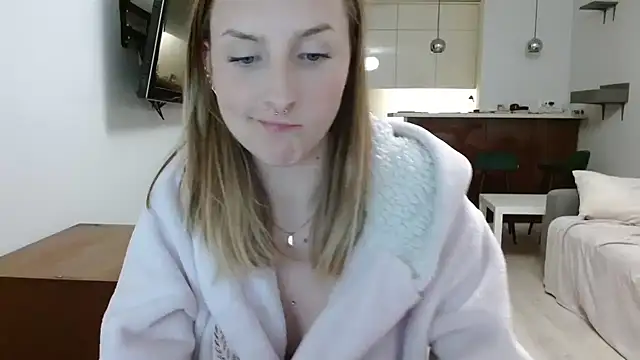 illusorycat online show from September 24, 7:42 pm