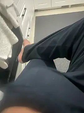 MAHKE12 online show from February 5, 9:32 pm