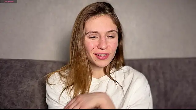 LovelyKatea online show from February 23, 9:15 pm