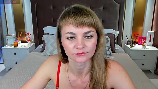 annasimonsj online show from March 15, 1:01 am