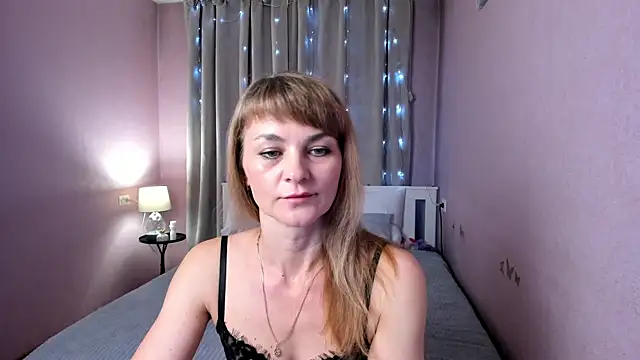 annasimonsj online show from May 10, 12:47 am