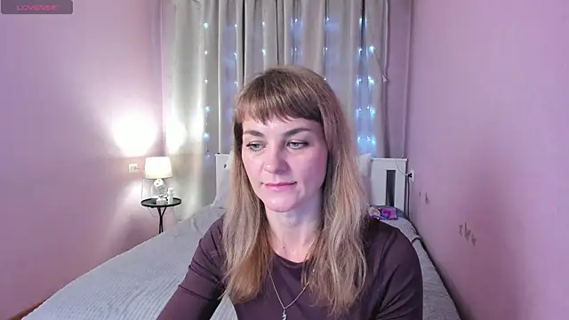 annasimonsj online show from May 21, 1:03 am