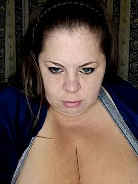 Snapshot of Ginabig chatting on November 16, 3:11 am Ginabig online show from November 16, 3:11 am