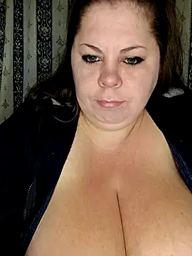 Snapshot of Ginabig chatting on October 30, 4:44 am Ginabig online show from October 30, 4:44 am